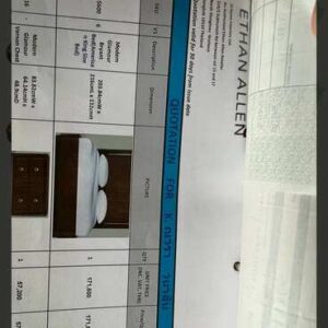 现代风胡桃木纹 6 英尺床，高床头，圆角床架设计