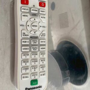 投影机品牌：松下，型号：PT-EX 800