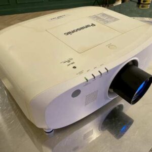 投影机品牌：松下，型号：PT-EX 800