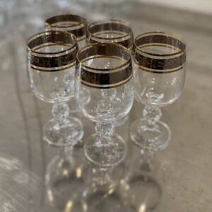 铂金酒杯
