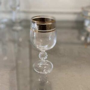 铂金酒杯