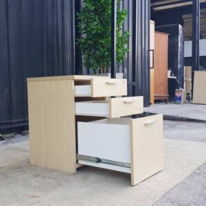 米白色三屉移动柜