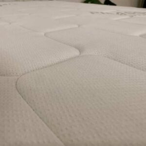 3.5 英尺床，钢架，带 3.5 英尺床垫，PICASSO COMFORT 品牌，FLEX 型号。_XKQBT2LJRC