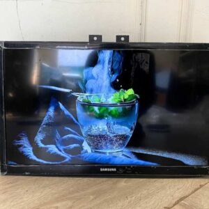三星电视 24 英寸，壁挂式，型号 UA24H4003_Z4TL58YZTS