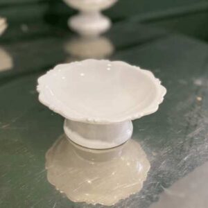 白色陶瓷锅