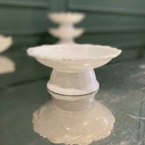 白色陶瓷锅